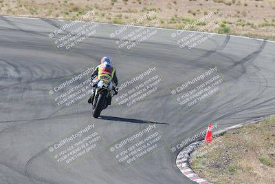 media/Apr-20-2025-AHRMA (Sun) [[393a79c373]]/Race/Group 11 early race/Turn 4b/